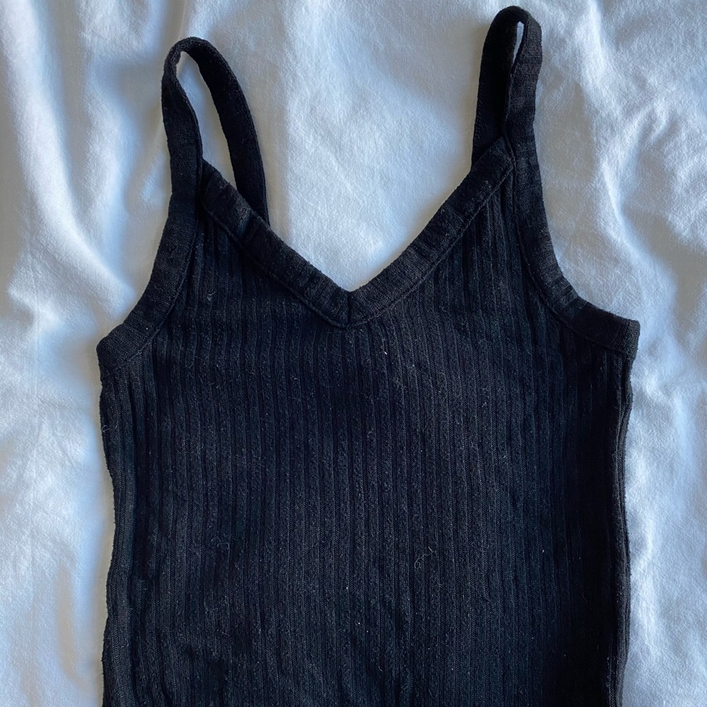 American Eagle black crop tank